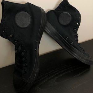 New Black High Top Converse Mens 9.5/Women’s 11.5